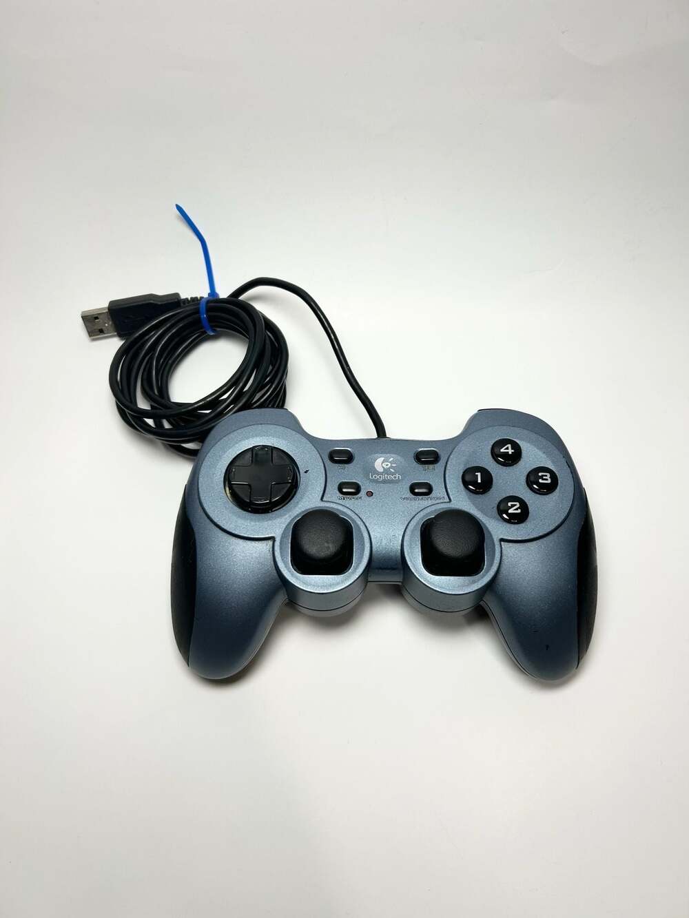 Logitech Rumblepad 2 PC Gamepad Game Controller G-UF13 Rumble Feedback